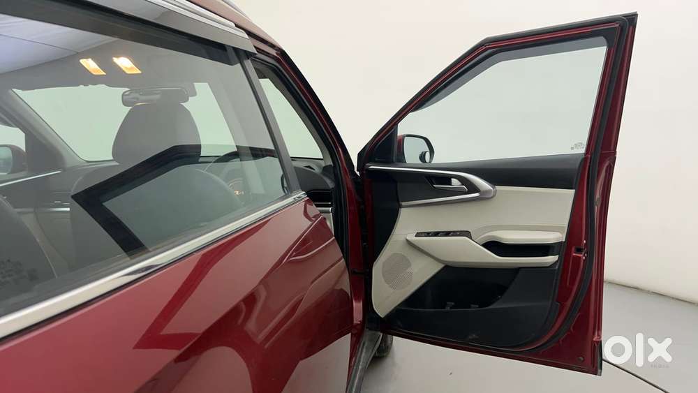 Kia Carens 1.4 Prestige Plus Turbo 7 Str, 2023, Petrol