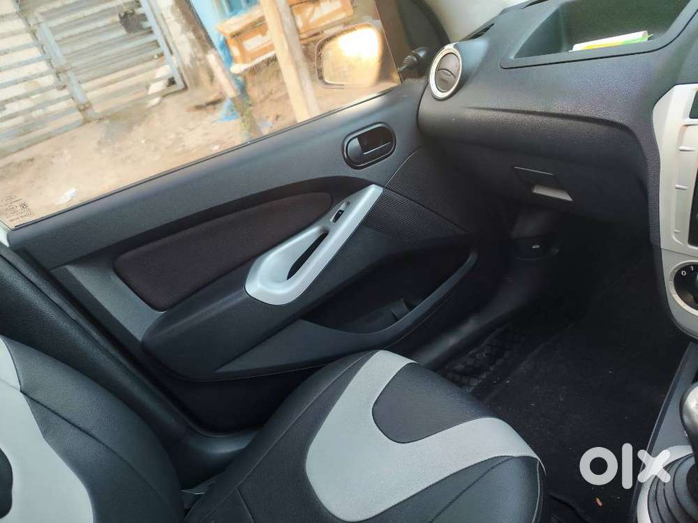 Ford Figo Zxi Duratec 2012