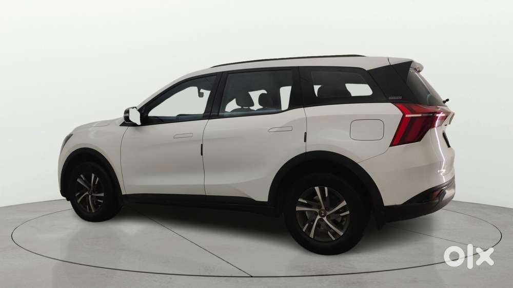 Mahindra Xuv700 2.0 Ax 5 Petrol Mt Str, 2023, Petrol