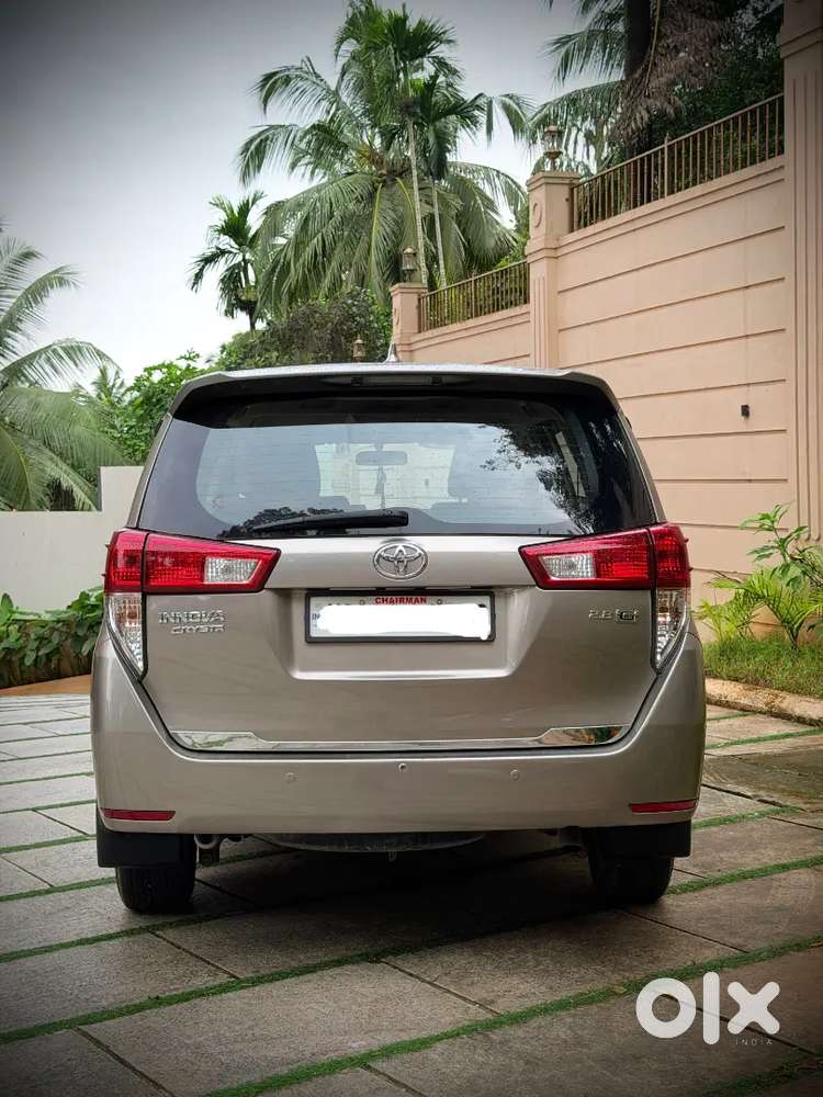 Toyota Innova Crysta 2019g+at. Km 102000 Only With Service Company. Se