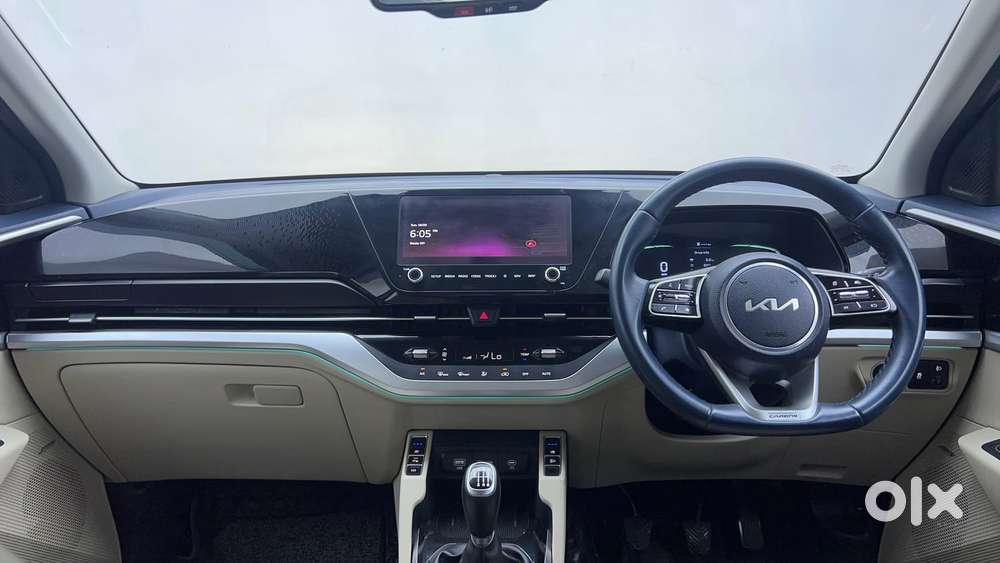 Kia Carens 1.4 Luxury Plus 6 Str, 2022, Petrol