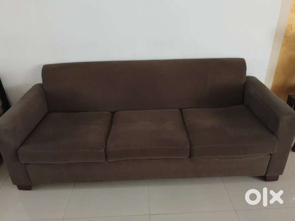 Damro brand sofa set