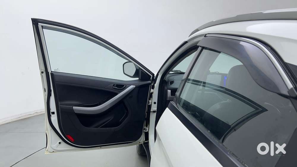 Tata Nexon 1.2 Revotron Xm (s), 2023, Cng & Hybrids