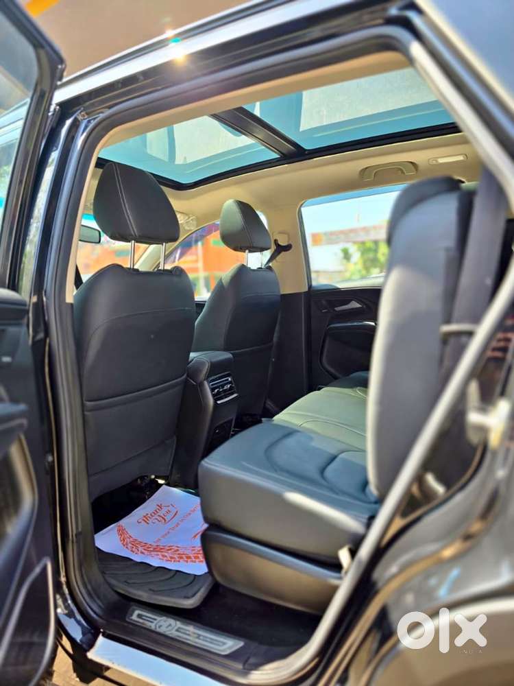 Mg Hector Plus Sharp Pro Blackstorm 1.5 Turbo Petrol Cvt 7 Str, 2024..