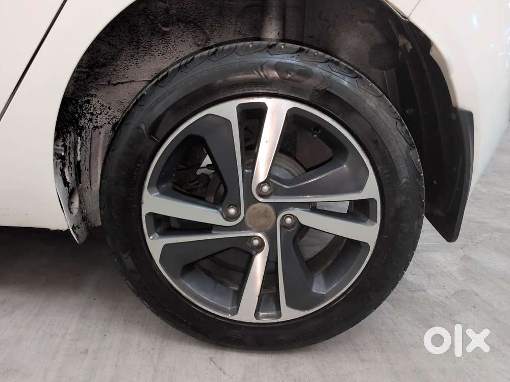 Tata Altroz 1.2 Xza Plus, 2022, Petrol