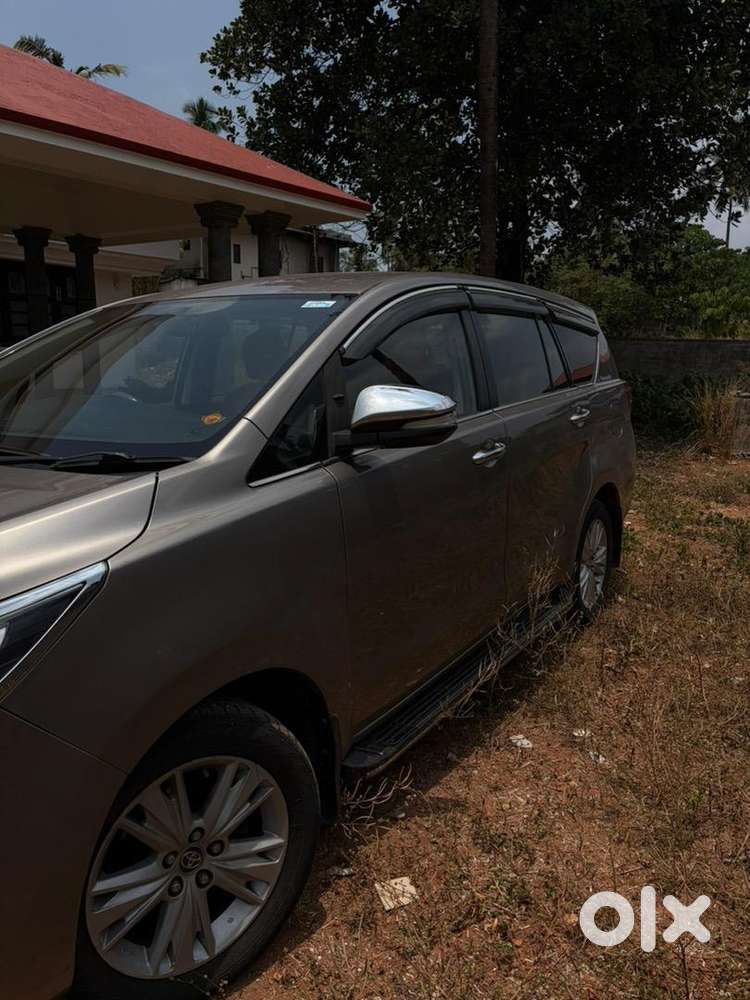 Toyota Innova Crysta 2016 Diesel Well Maintained
