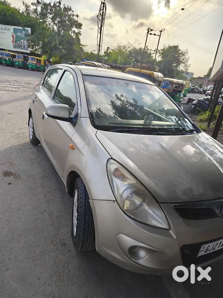 Hyundai I20 2010 Cng & Hybrids 120000 Km Driven