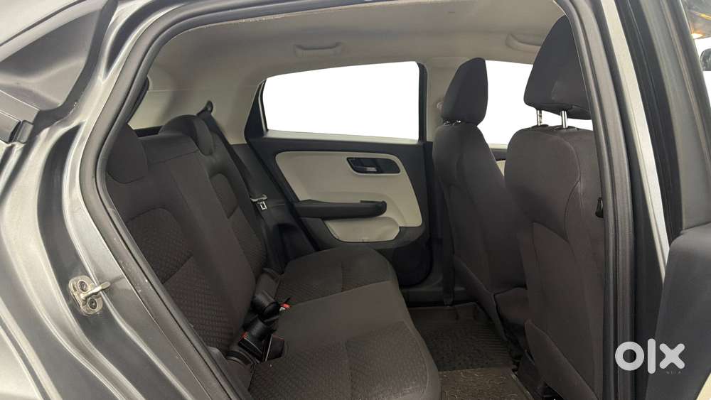 Tata Altroz 1.2 Xt, 2022, Petrol