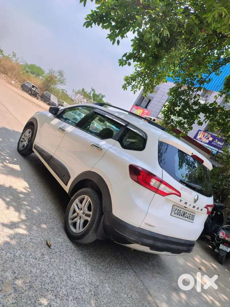 Renult Triber Top Model Well Maintain Car