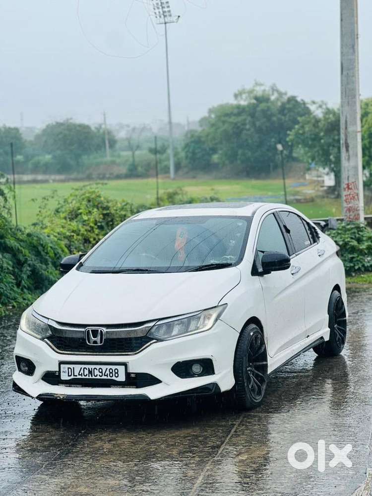 Top Model Push Button Start And Sunroof