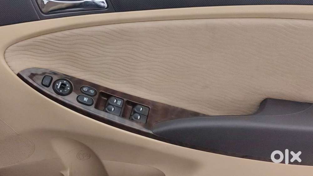 Hyundai Verna Fluidic 1.6 Vtvt Sx, 2013, Petrol