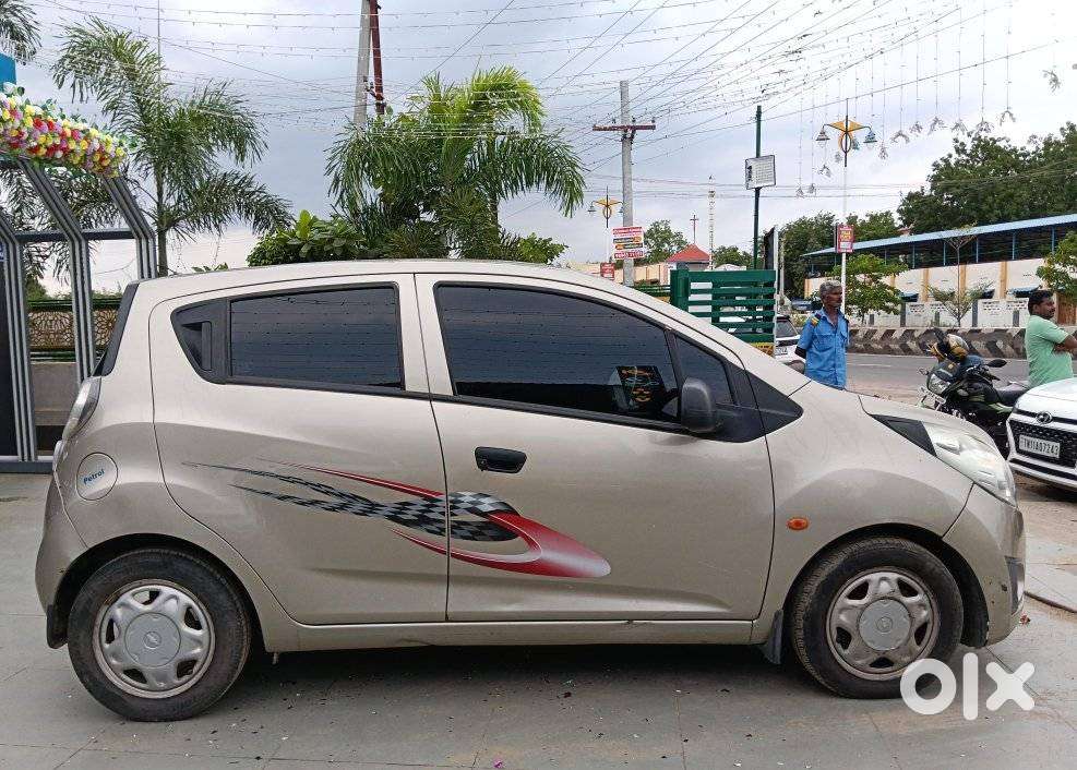 Chevrolet Beat, 2011, Petrol