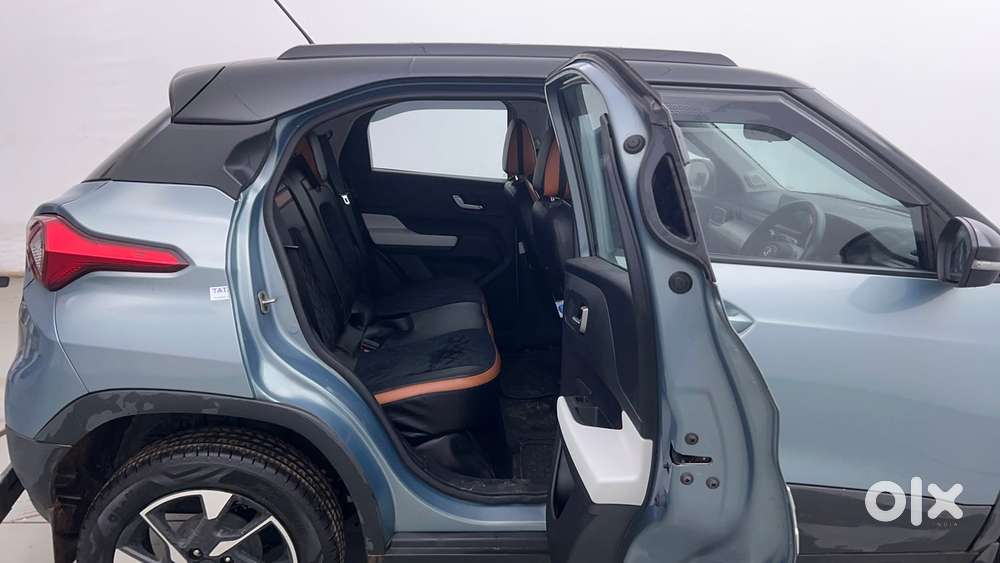 Tata Punch 1.2 Revotron Creative Amt Dual Tone, 2023, Petrol