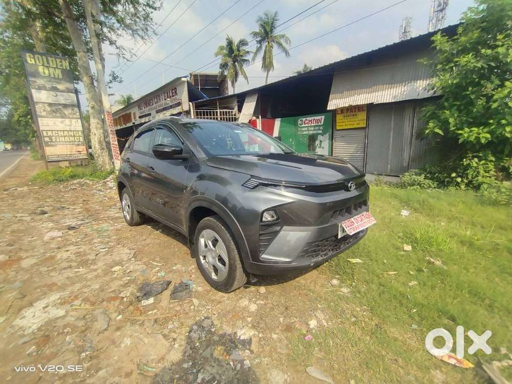 Tata Nexon Smart Plus S 1.2 Revotron Petrol 5 Mt, 2023, Petrol