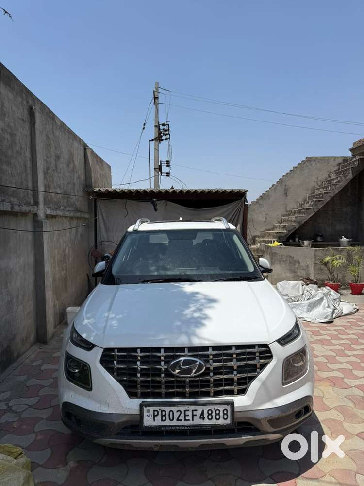 Hyundai Venue Diesel 2021 Nov