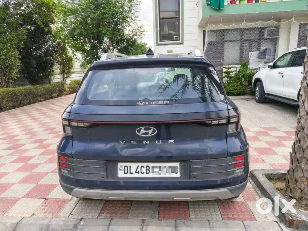 Hyundai Venue 2023 Petrol  Premium Upgrades  32k  Service History