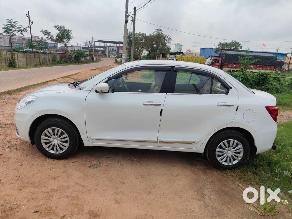 Maruti Suzuki Dzire 1.2 Vxi, 2022, Petrol
