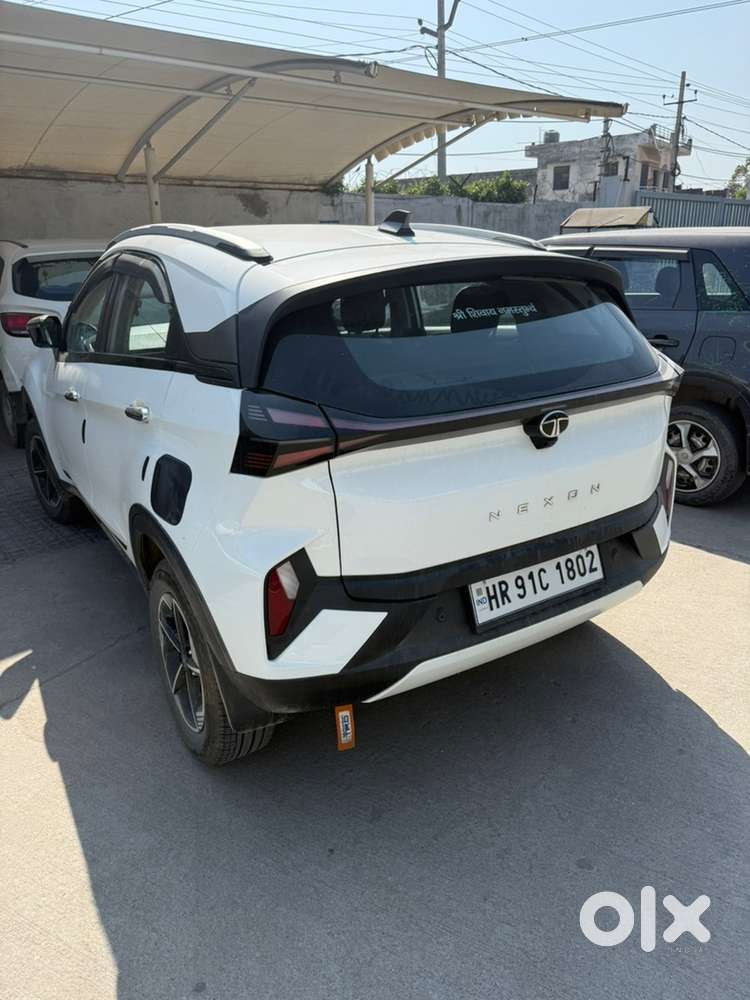 Tata Nexon 2025 Petrol Well Maintained