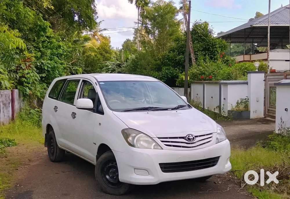 Toyota Innova 2011