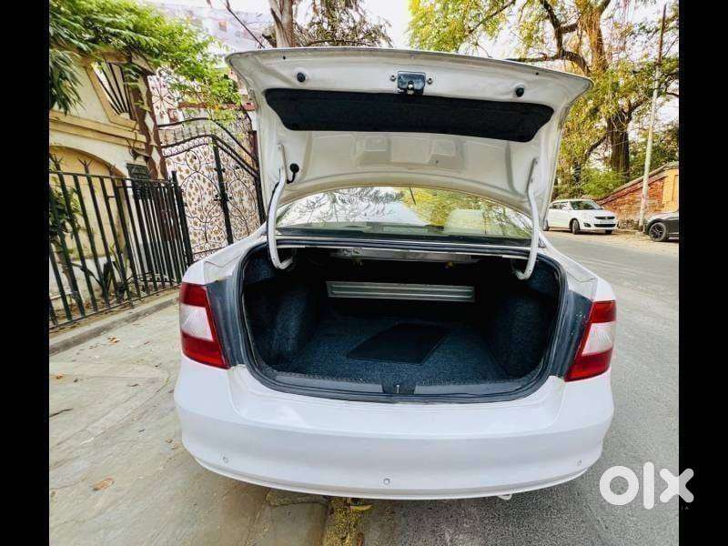 Skoda Rapid 2013-2016 1.5 Tdi At Ambition With Alloy Wheel, 2015, Di..