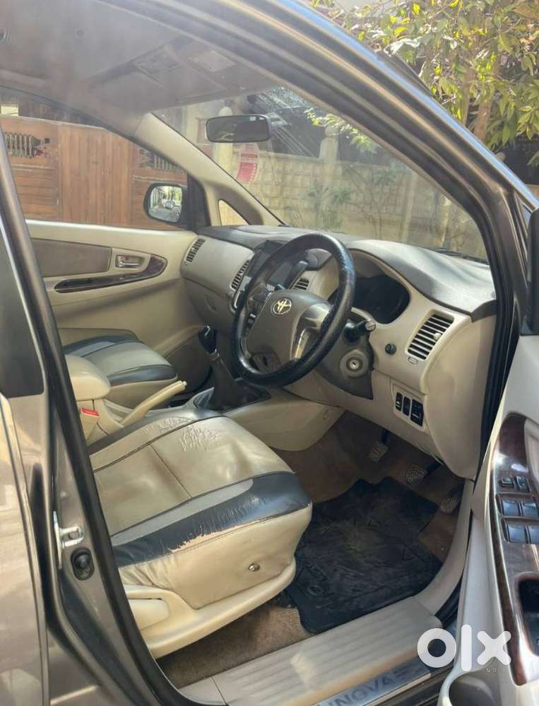 Toyota Innova 2.5 Vx 8 Str Bs-iii, 2014, Diesel