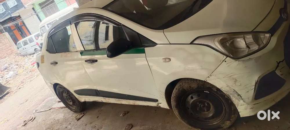2018 Hyundai Xcent Base . बैटरी और टायर नए है