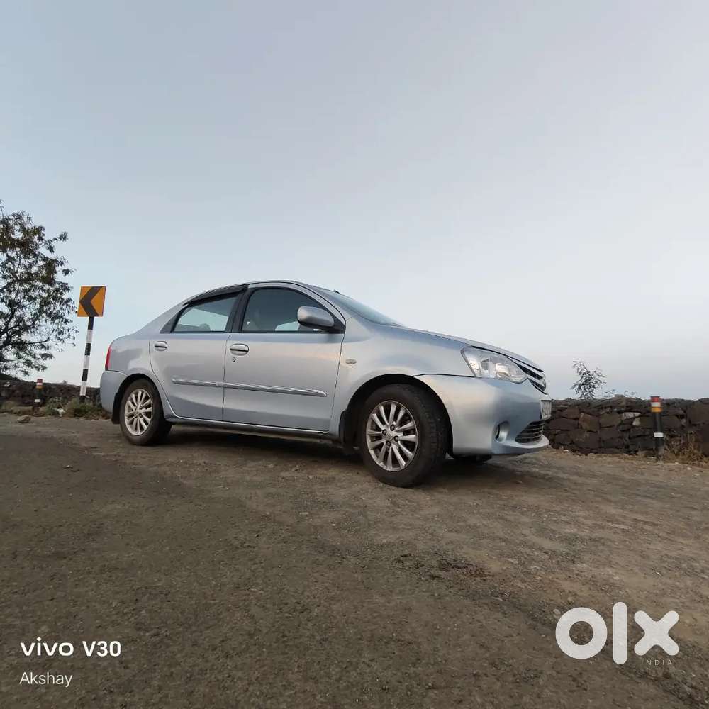 Toyota Etios 1.5 V 2011