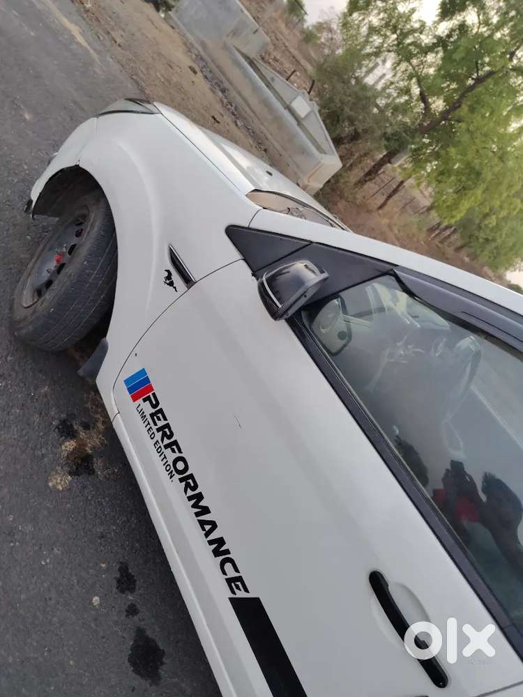 Good Condition Car Disel Variant 2011 Model With 3rd Owner
