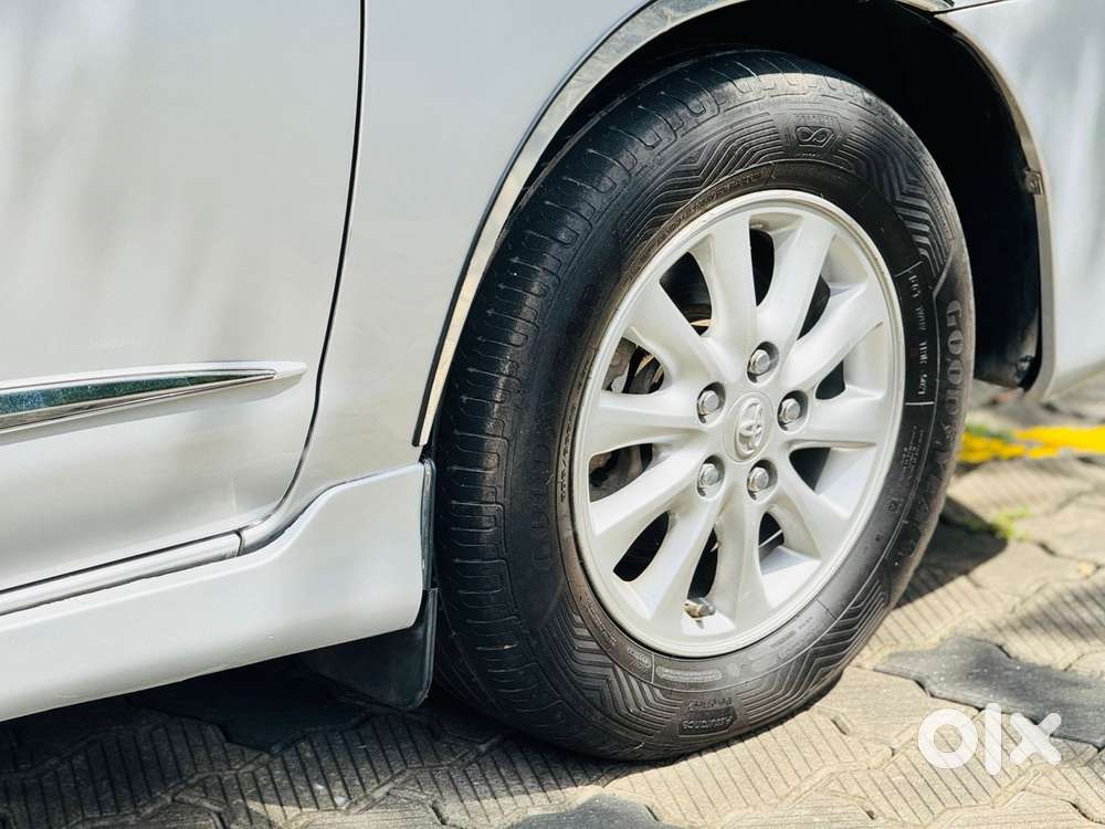 Toyota Innova 2.5 Vx 8 Str Bs-iii, 2013, Diesel