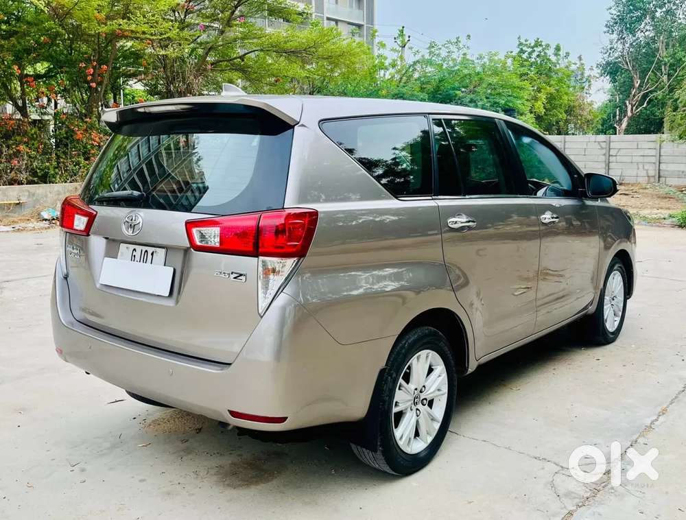 Toyota Innova Crysta 2.8 Zx At 7 Seater, 2016, Diesel