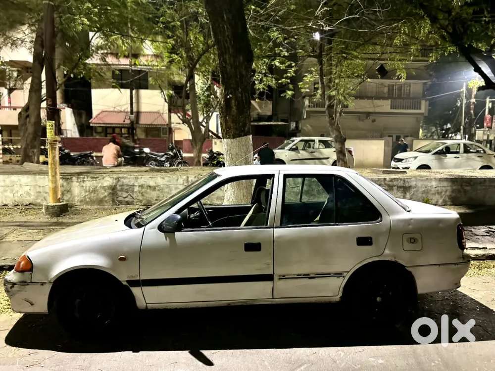 Maruti Suzuki Esteem 2004