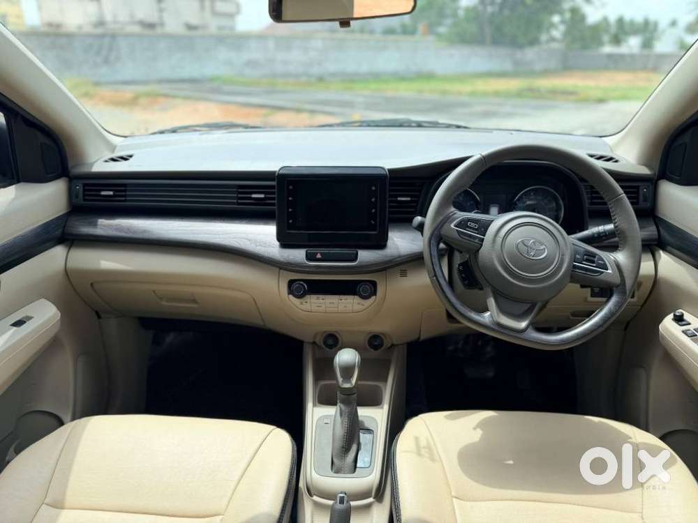 Toyota Rumion V Petrol Automatic Dual Tone, 2026, Petrol