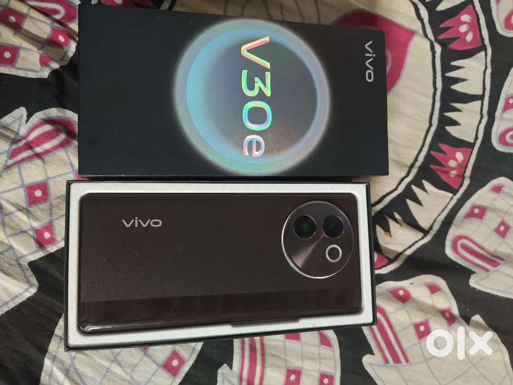 Model -V30(e) Varient 8/256  with Brandbox and Charger