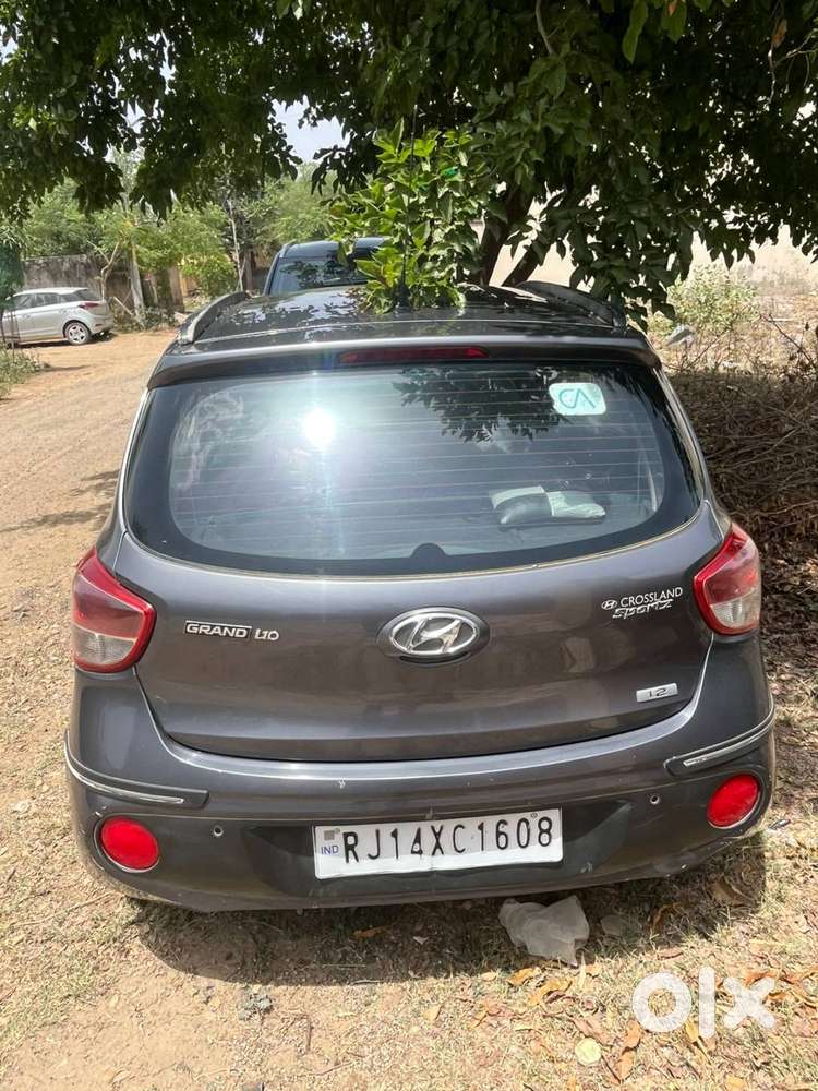 Hyundai I10 Sportz Car Driven By Ca