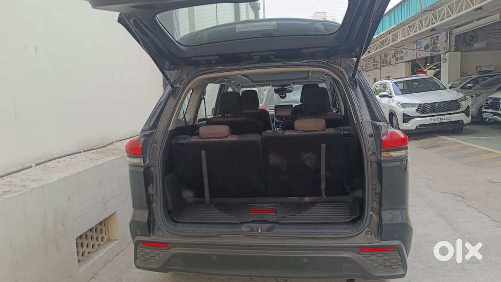 Toyota Innova Hycross 2.0 Vx Hybrid 7 Str, 2024, Petrol