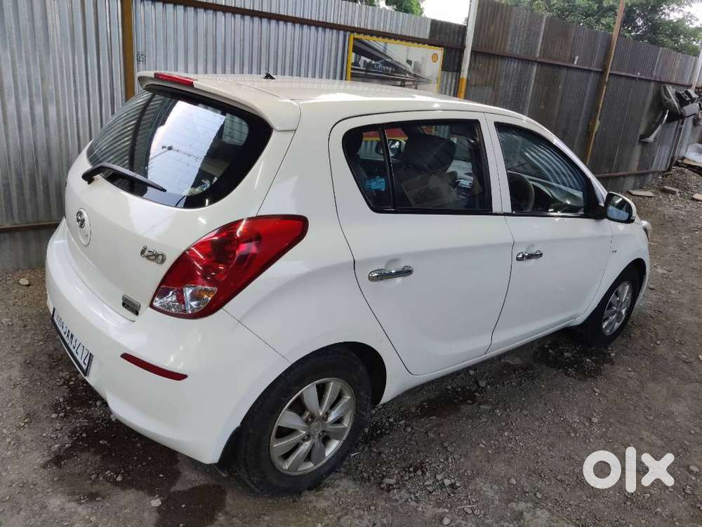 Car Is Excellent Looking, Excellent  Feature.excellent Functioning