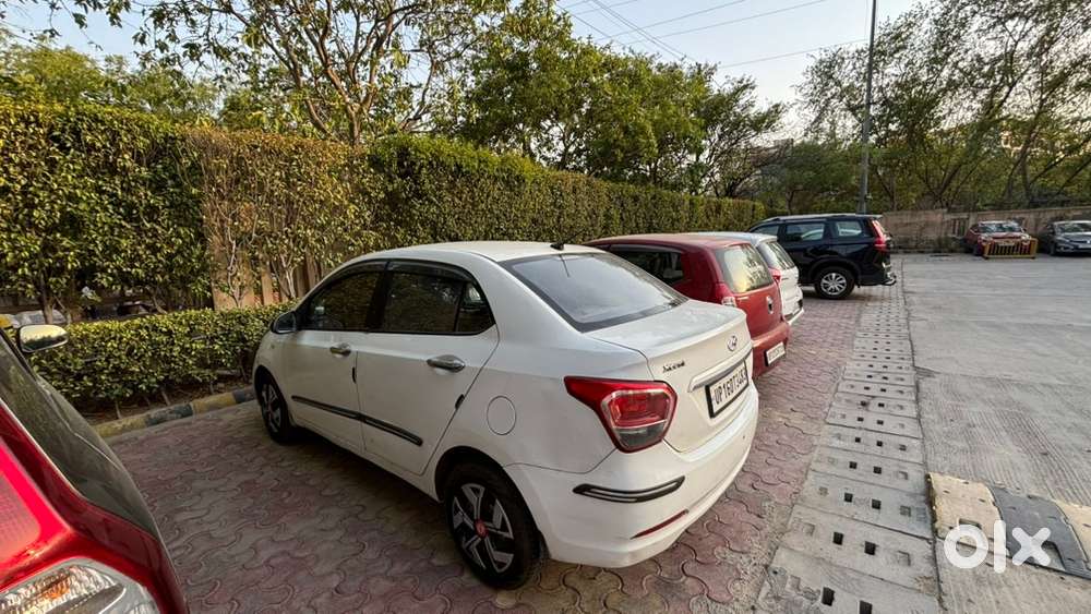 Hyundai Xcent Petrol 2015