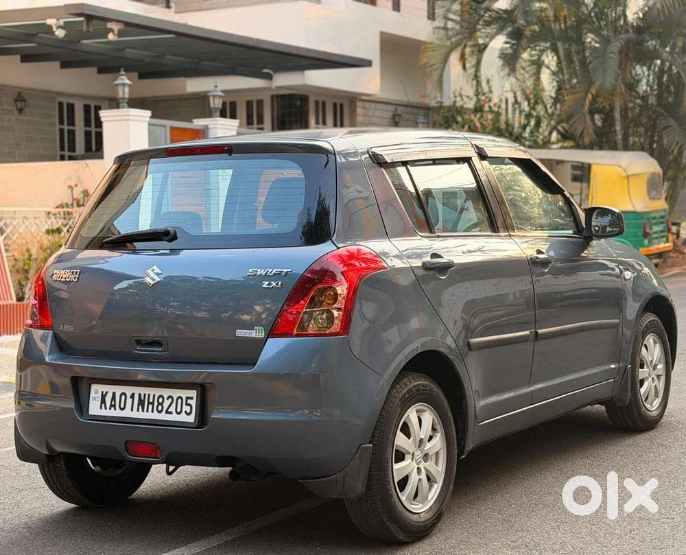 Maruti Suzuki Swift Vvt Zxi, 2011, Petrol