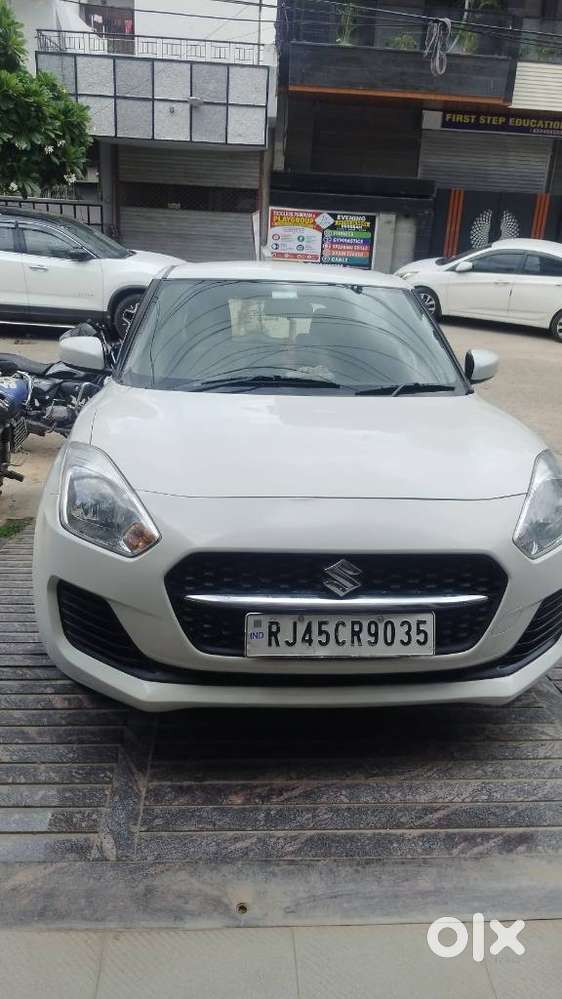 Maruti Suzuki Swift Vxi + Manual, 2022, Petrol
