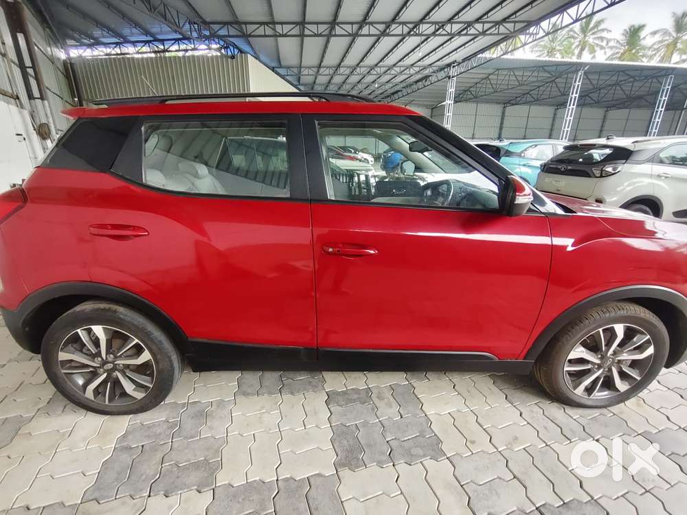 Mahindra Xuv300 W8 (o) 1.5 Diesel Amt Dual Tone, 2022, Diesel