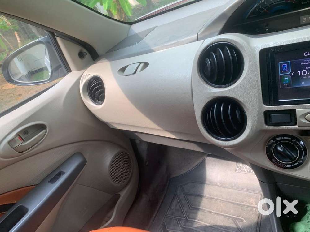 Toyota Etios Liva 2015