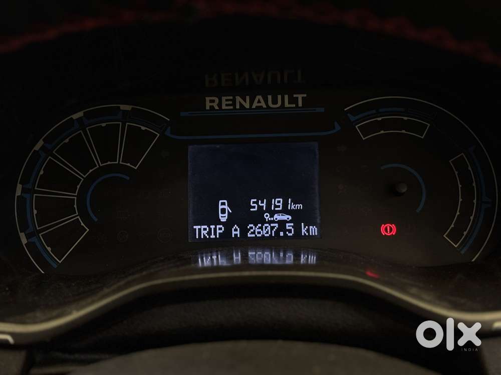 Renault Triber Rxt, 2022, Petrol