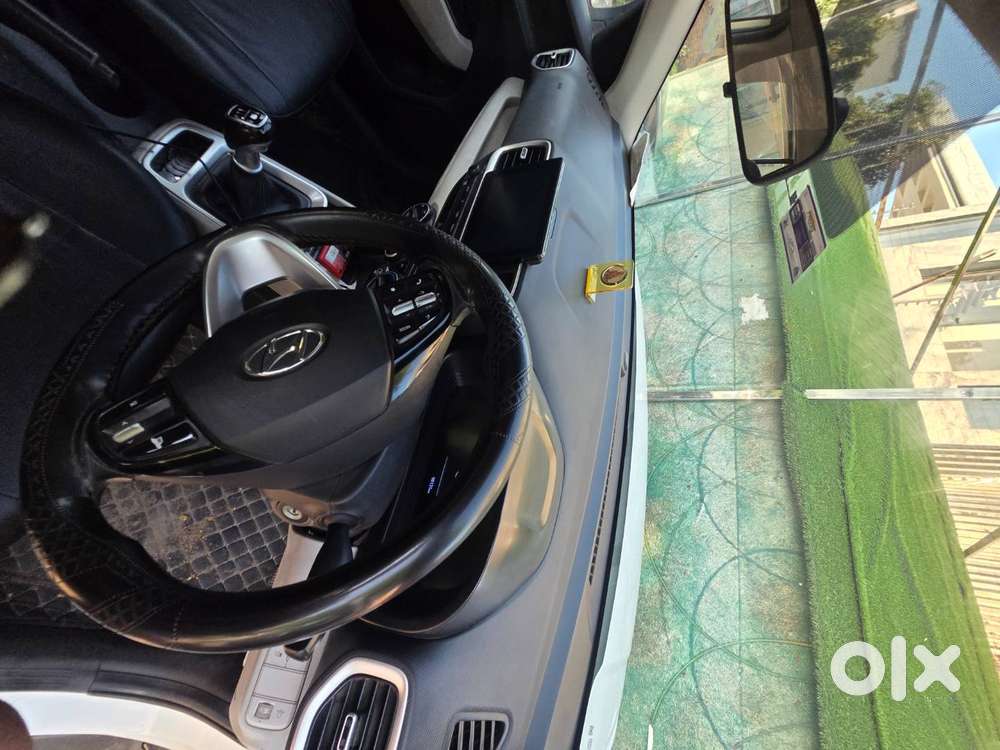 +7 Hyundai Venue Price - Images, Colours & Reviews - Carwalethe Hyu