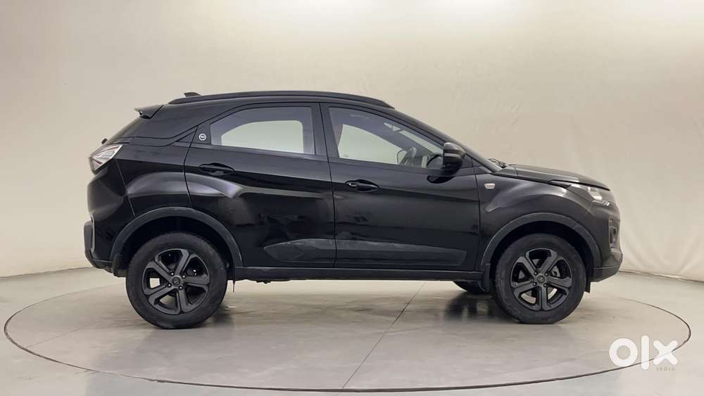 Tata Nexon 1.2 Revotron Xz Plus Luxs Red Dark Edition Amt, 2023, Pet..
