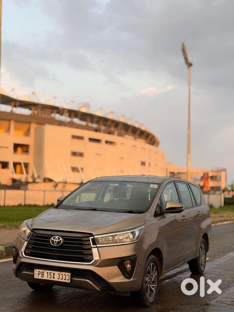Toyota Innova Crysta 2.4 Gx Limited Edition At 7 Str, 2022, Diesel