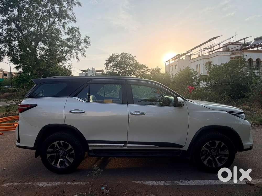 Toyota Fortuner Legender 2022
