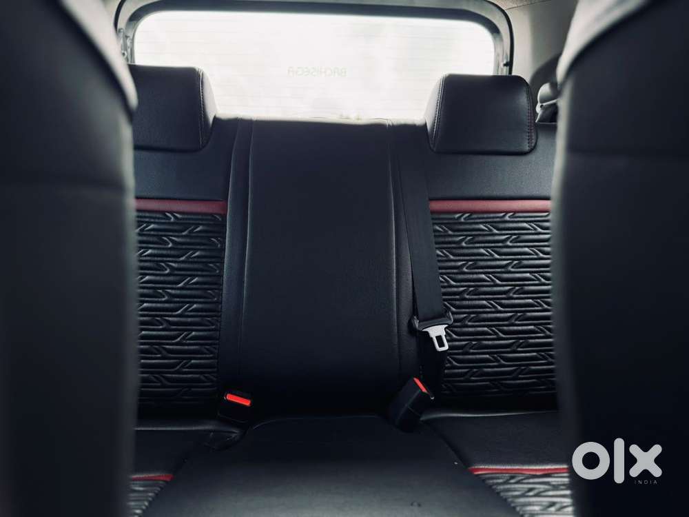 Maruti Suzuki New-gen Swift Vxi, 2025, Petrol