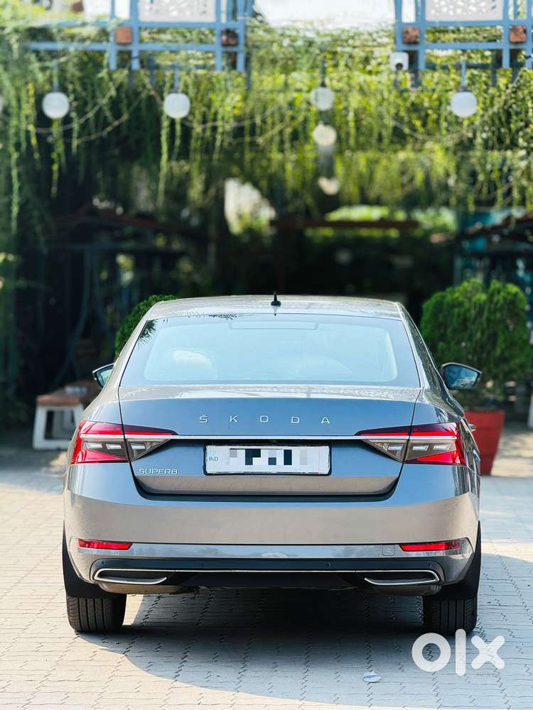 Skoda Superb 2.0 L&k Tsi At, 2023, Petrol
