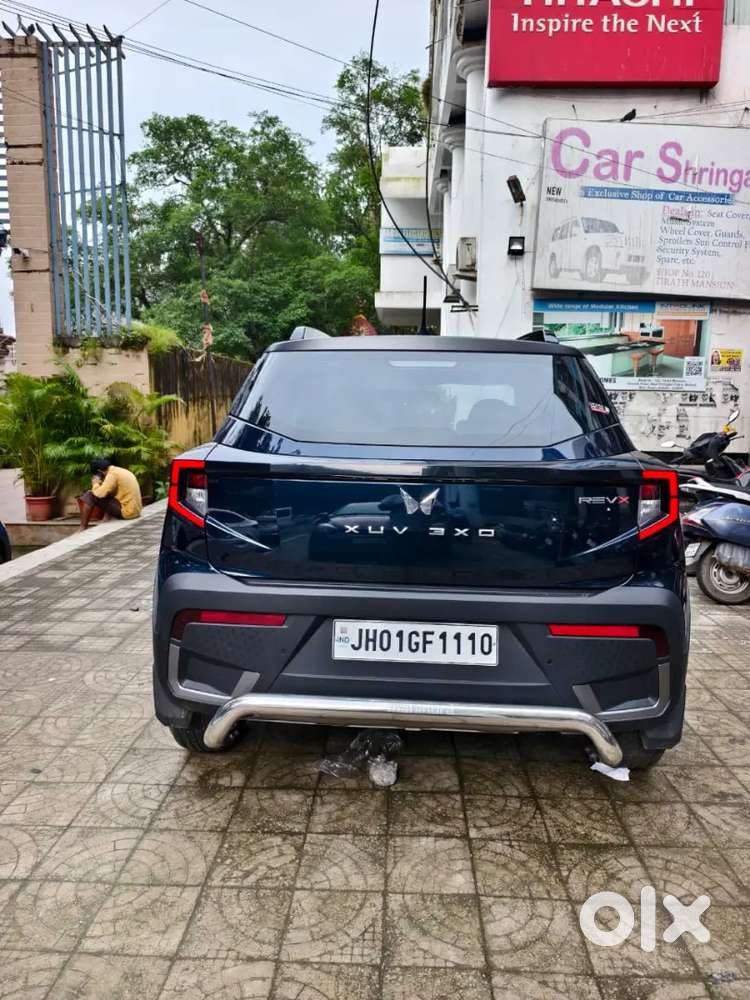Mahindra Xuv 3xo 2025 Ax5
