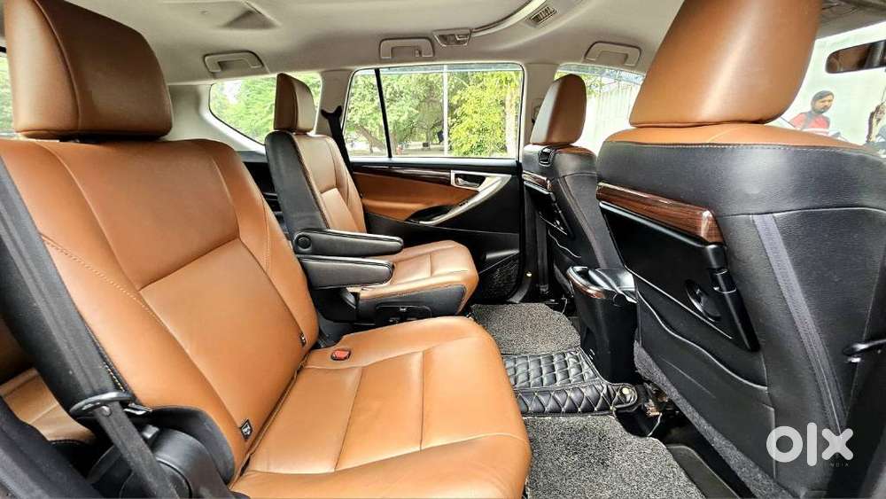 Toyota Innova Crysta 2.8z Automatic, 2016, Diesel